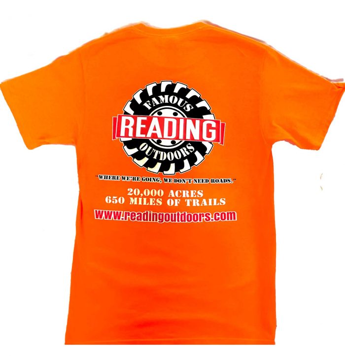 Reading Outdoors | T-shirt Orange